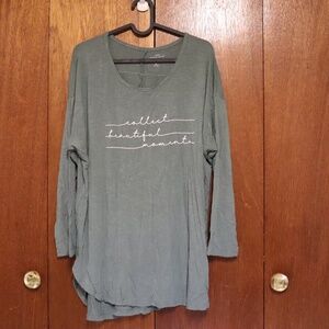 Green Long Sleeve Flowy Tee – Casual Lightweight Top